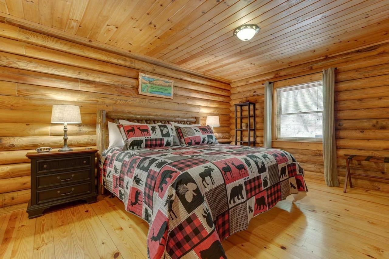 Log Cabin! 1Mile From The Action! Private Lane! Hot Tub! Pool Table! Villa Pigeon Forge Exterior photo